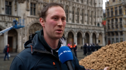 « C’est éprouvant » : l’avocat d’Aurélien, l’agriculteur qui a déversé des tonnes de patates sur la Grand-Place, donne de ses nouvelles