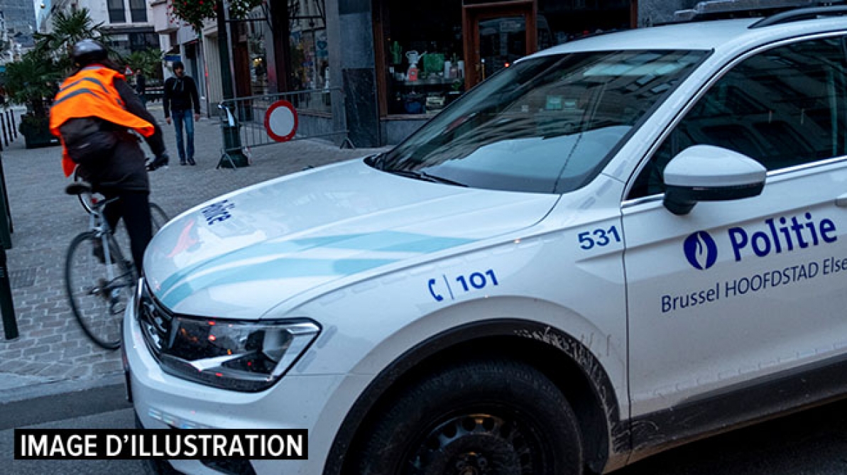 Bruxelles: une voiture de police est entrée en collision avec un  cyclomoteur - Le Soir