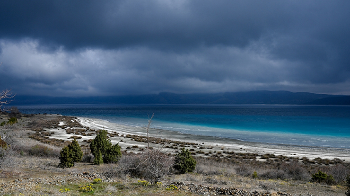 Turquie unique au monde, ce lac turquoise bordé de sable blanc est