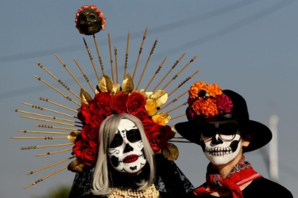 En México, más de un millón de personas en el desfile de la antesala del Día de Muertos