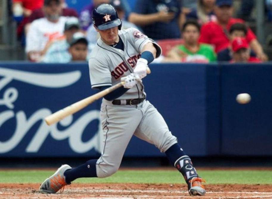 MLB Houston bat Philadelphie dans la 2e manche des World Series et