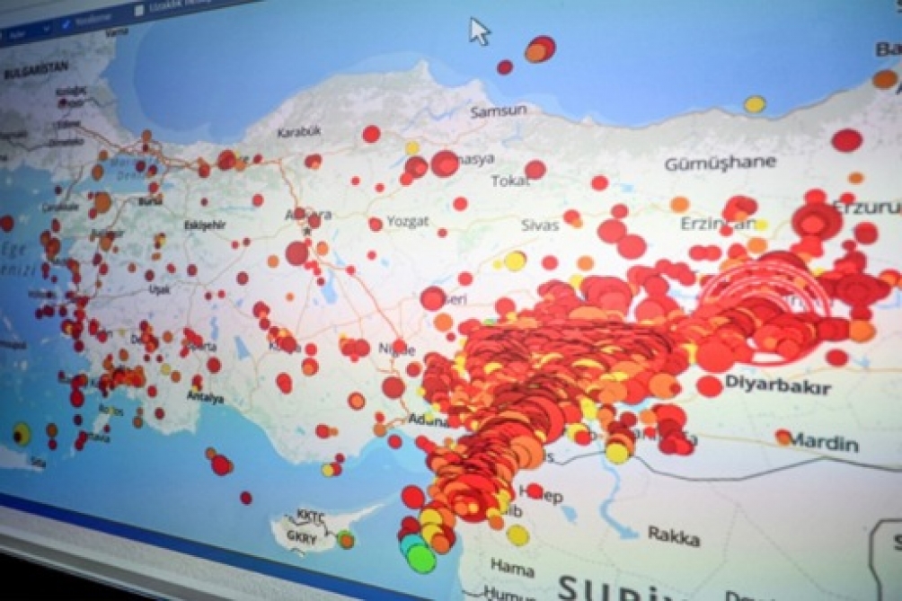 Des hôpitaux sont évacués à Istanbul à cause des tremblements de terre RTL Info Des hôpitaux sont évacués à Istanbul à cause des tremblements de terre RTL Info