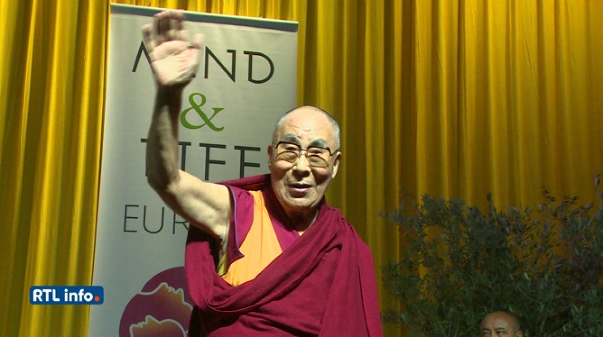 Le DalaïLama en plein coeur d'un scandale à cause d'une vidéo RTL Info