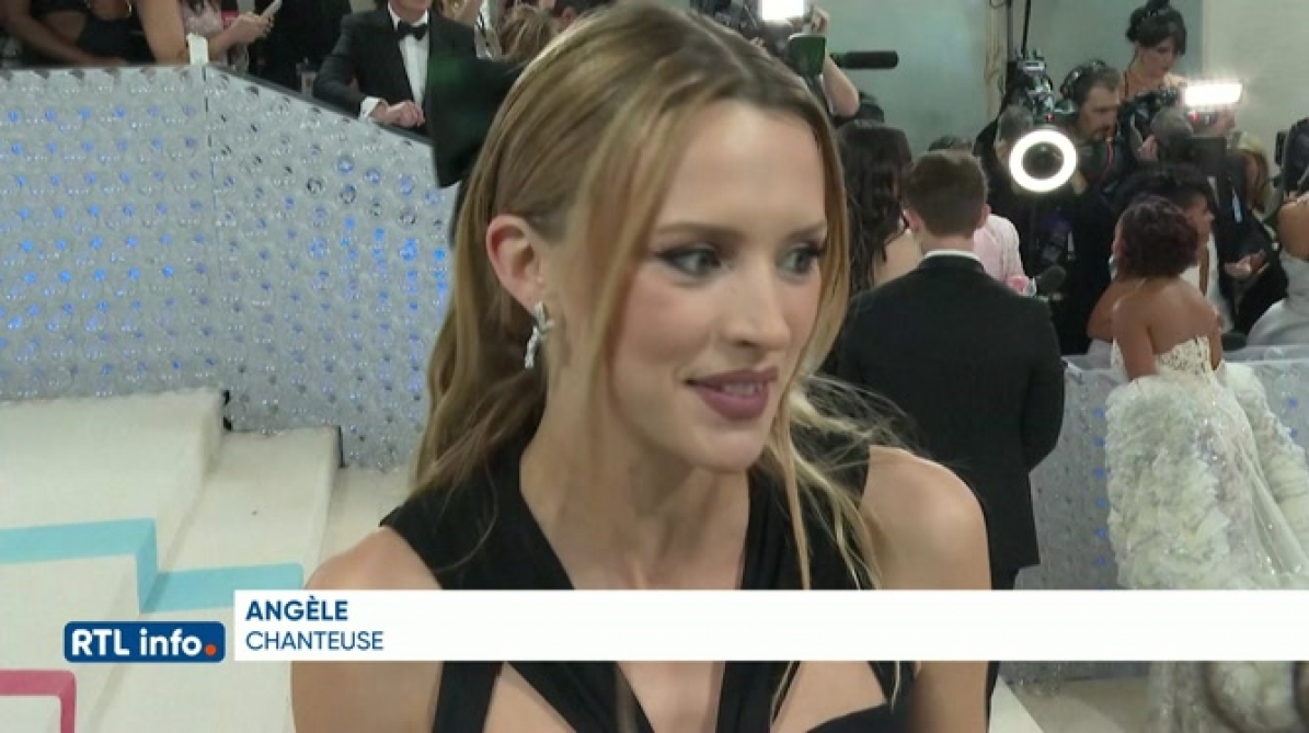 Angèle présente à l'excentrique Met Gala 2023 de New York | RTL Info