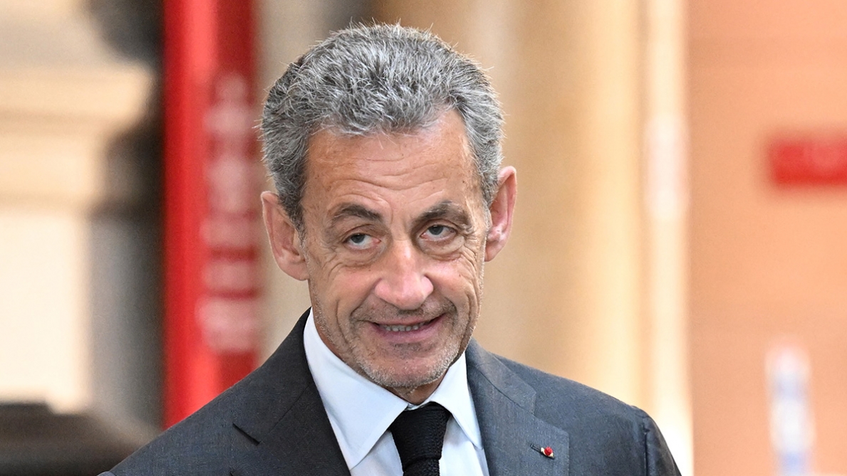 L’ex presidente francese Nicolas Sarkozy è stato condannato a tre anni di reclusione, di cui un anno fisso: presenta ricorso in cassazione.