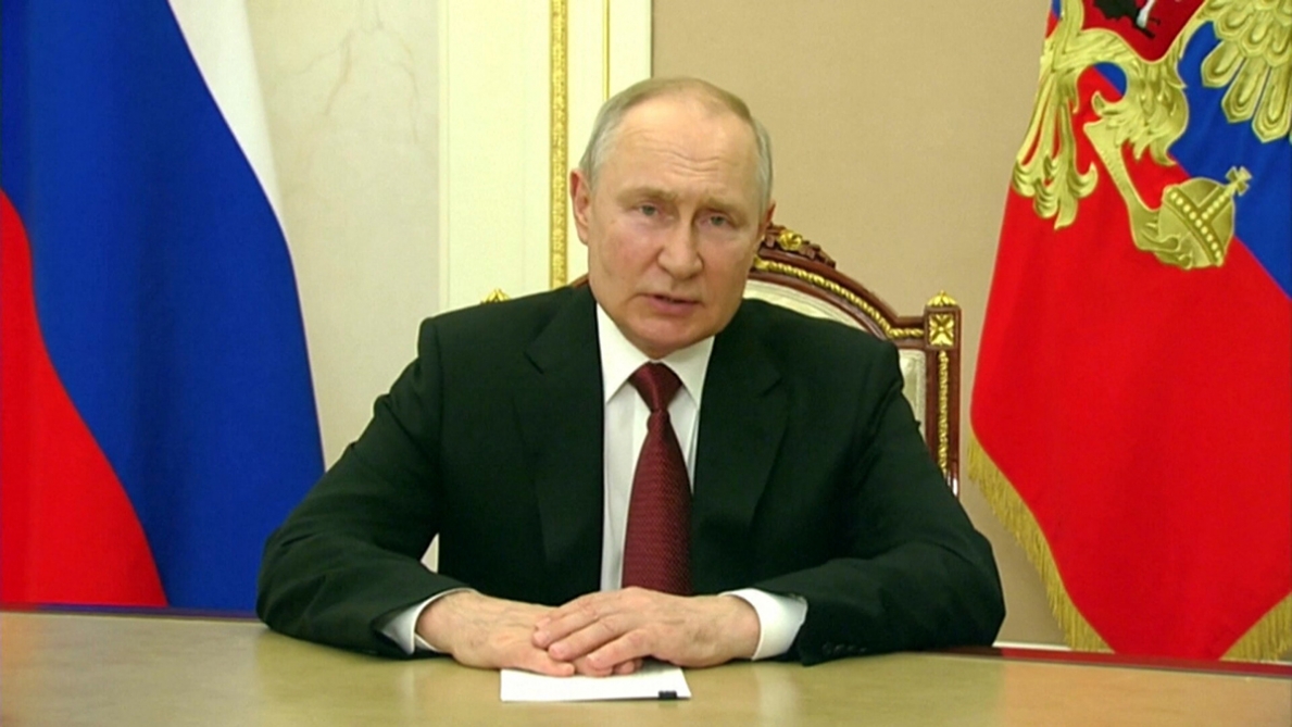La guerra in Ucraina: Vladimir Putin appare per la prima volta dalla fine dell’insurrezione e non ne parla