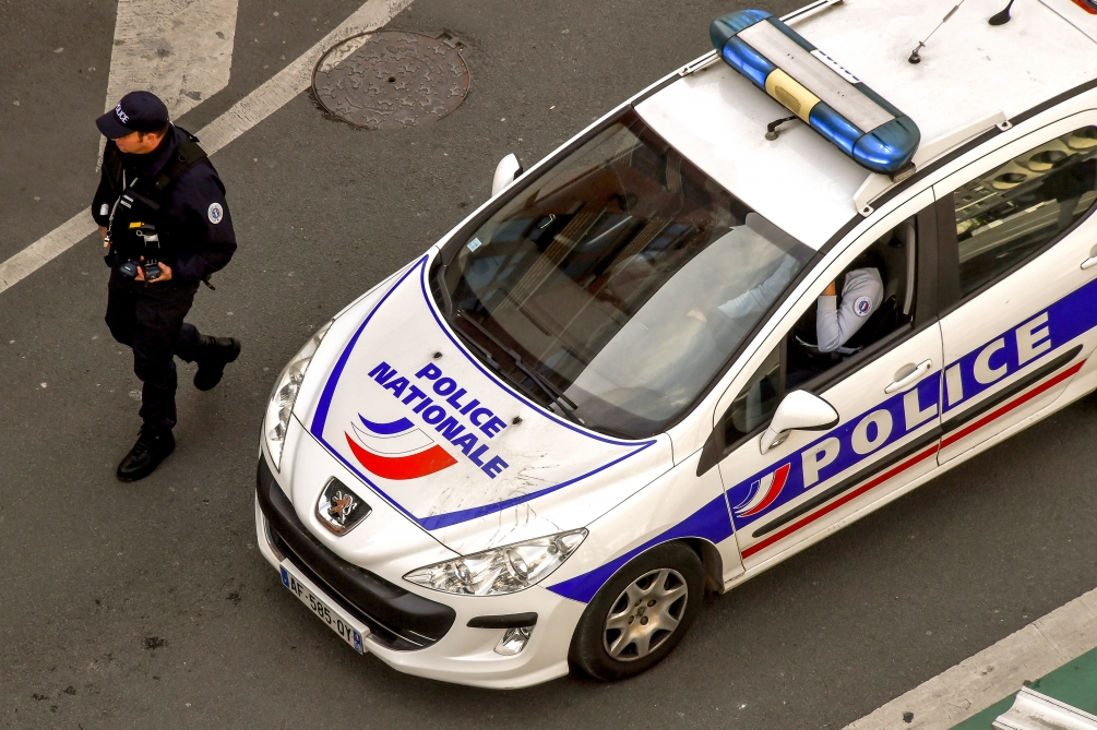 Un adolescente di 14 anni è accusato di aver pianificato un attacco a un centro commerciale a Lille