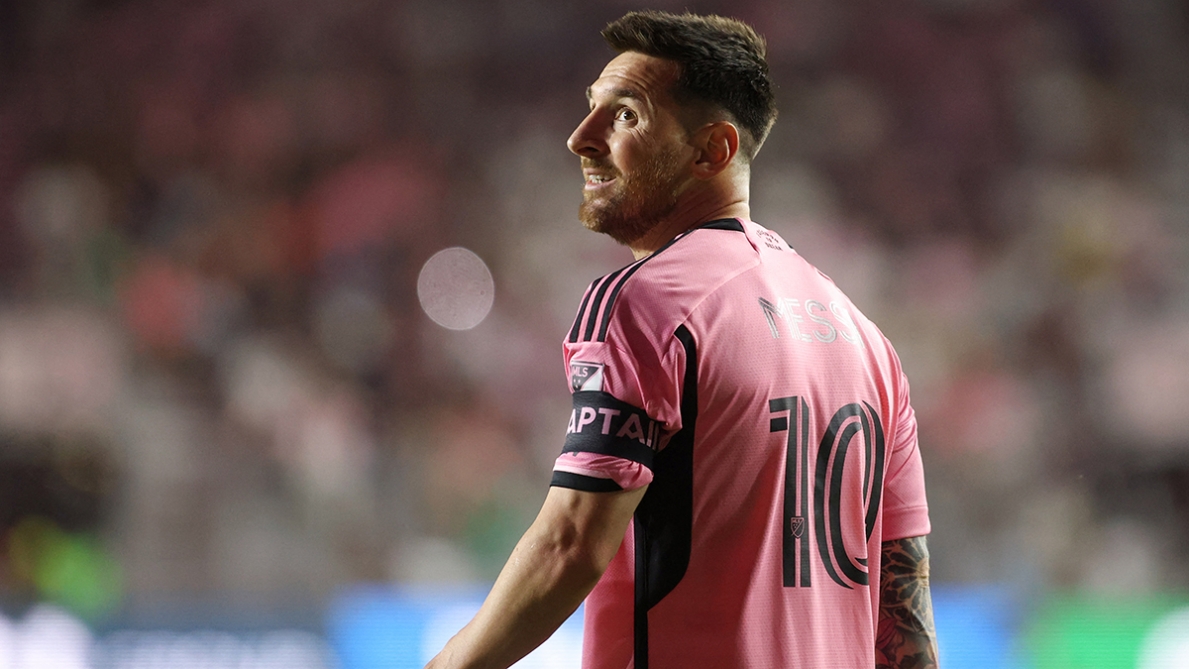 “Este enano está poseído”: Un técnico mexicano se derrumba y ataca ruidosamente a Lionel Messi