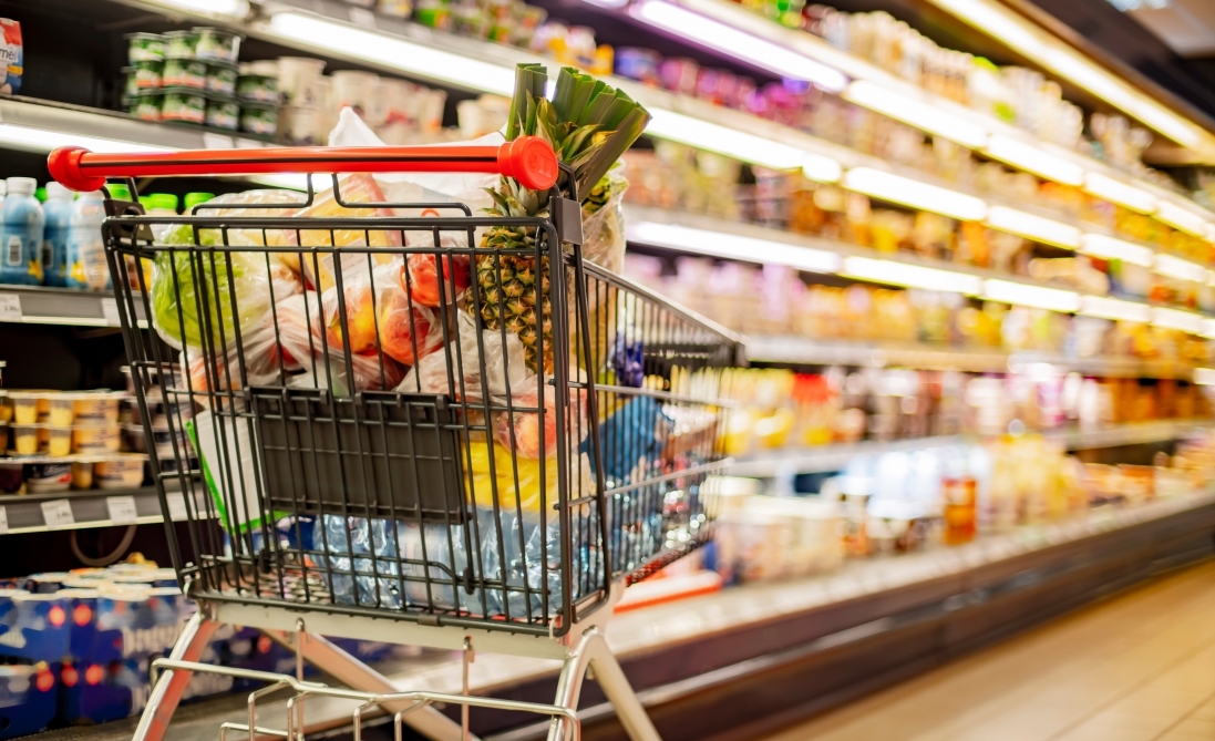 Stesso prezzo per meno qualità: un fenomeno nuovo che appare nei supermercati
