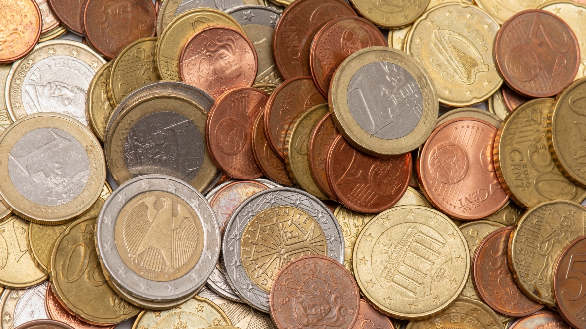 Le monete sparse per casa rappresentano un piccolo premio: ecco perché è importante utilizzarle
