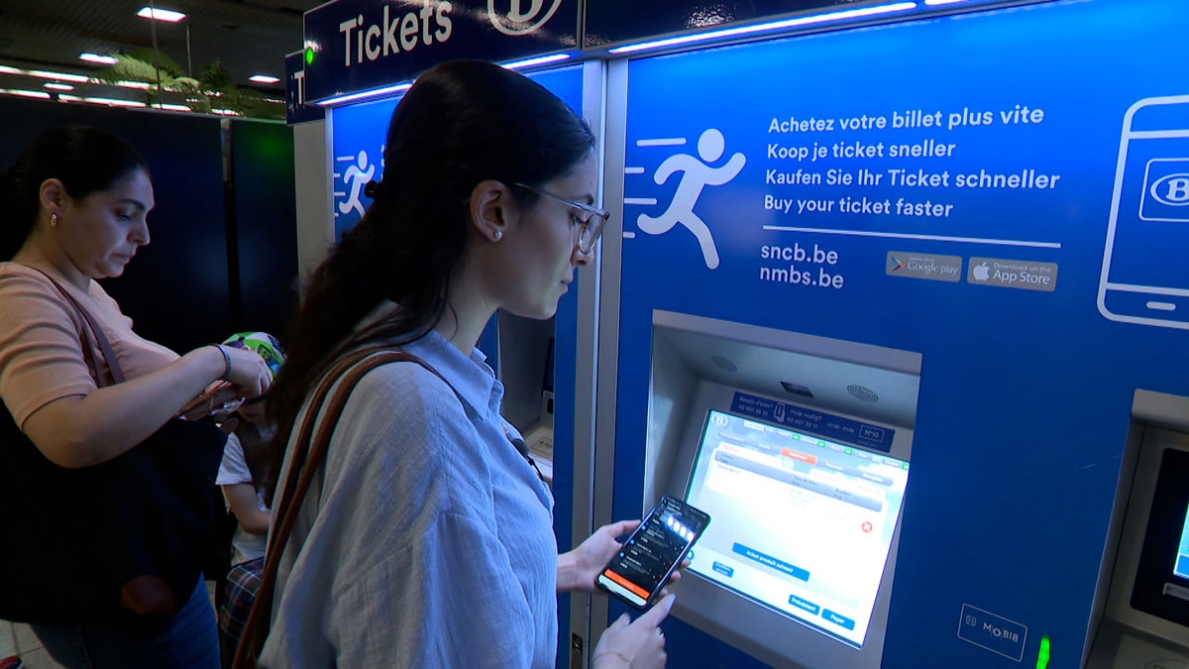 «È una discriminazione contro un’intera classe di persone»: i biglietti della SNCB costano meno online che al botteghino