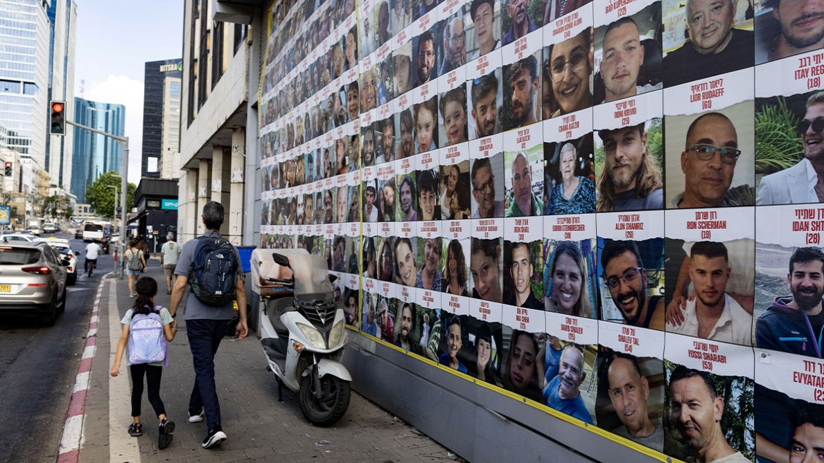 Hamas annuncia che i suoi combattenti hanno ucciso un ostaggio israeliano e ne hanno feriti altri due Hamas annuncia che i suoi combattenti hanno ucciso un ostaggio israeliano e ne hanno feriti altri due