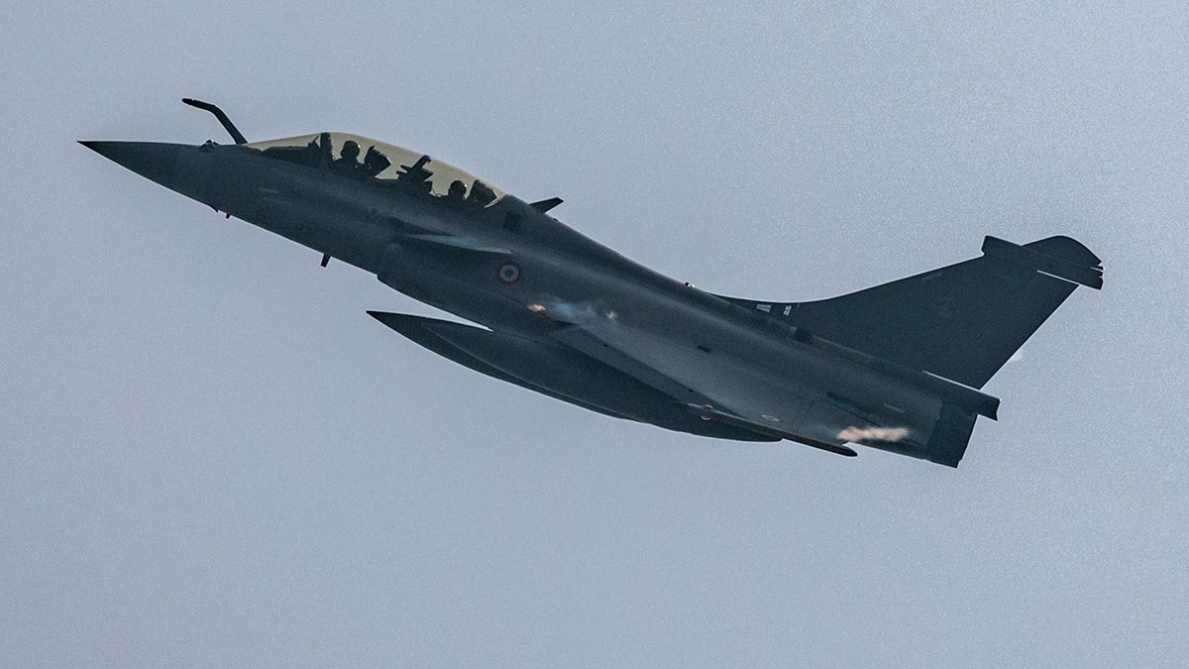 Coinvolti in una collisione due aerei Rafale francesi: due piloti ancora ricercati