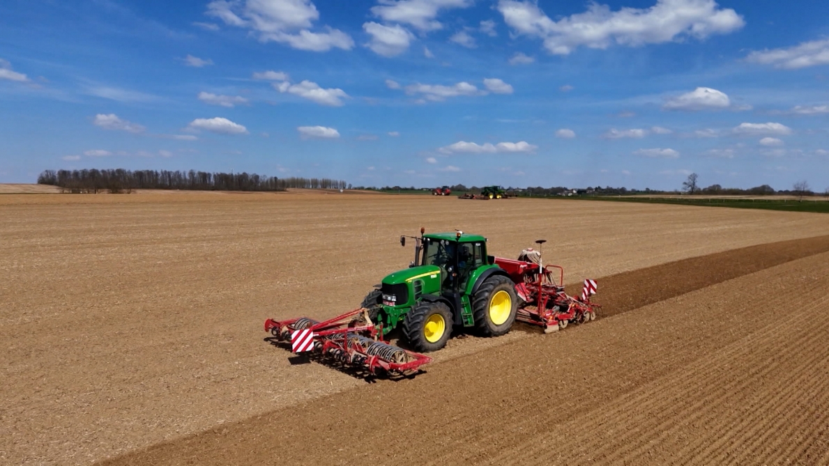 « Ça ne va pas germer »: les agriculteurs belges ne produisent plus autant qu’avant, comment l’expliquer?