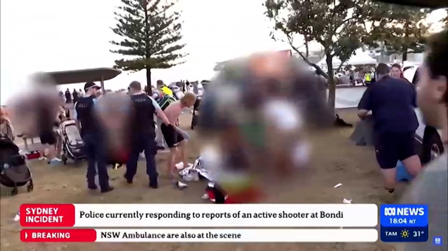 Les médias australiens ont diffusé les premières images de la plage de Bondi.