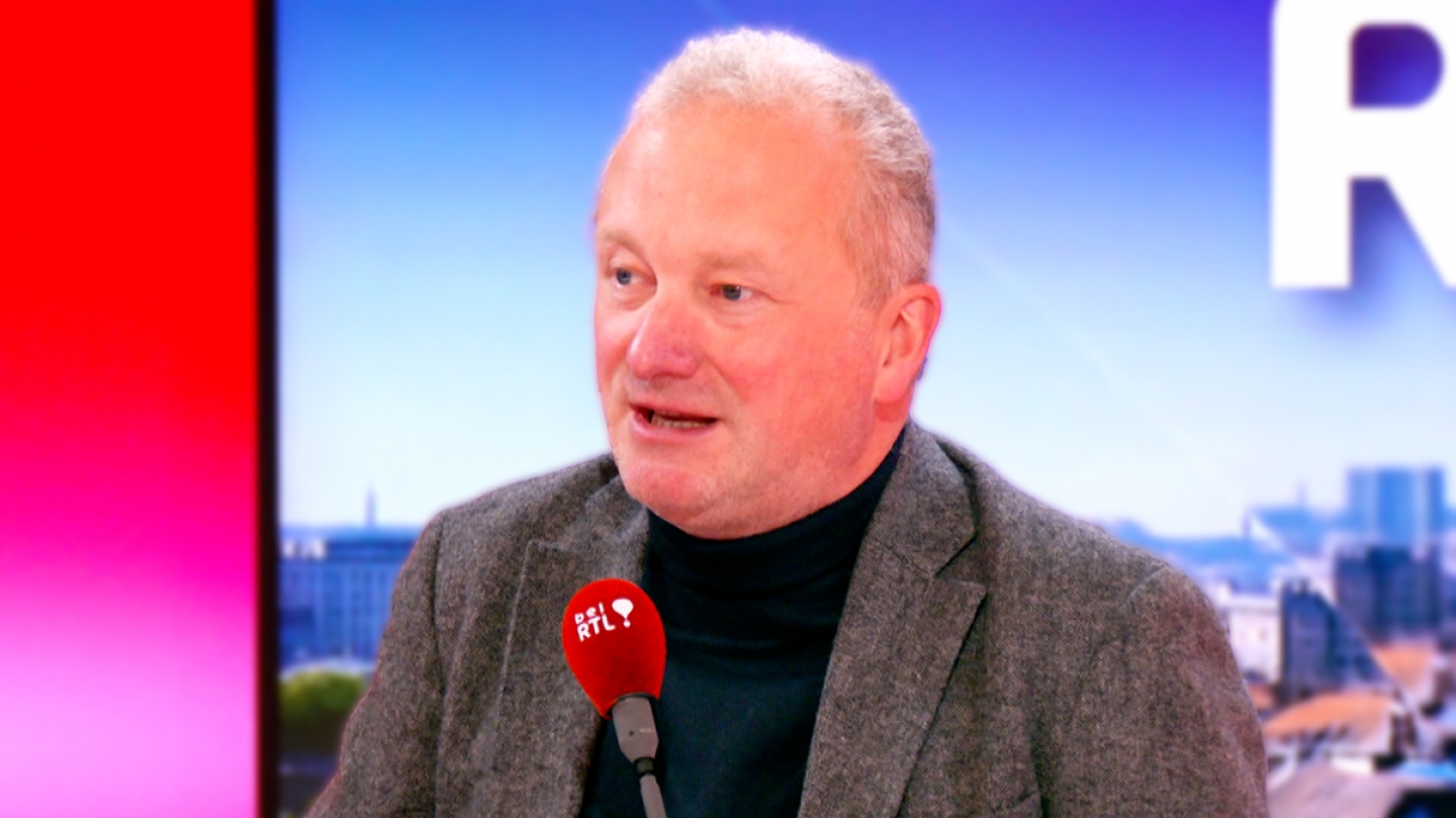 WEB SQ 1.00_01_06_15.Still002.jpg