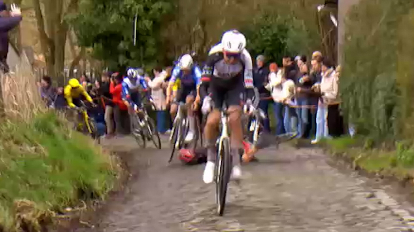 Mathieu van der Poel a sorti l’un des gestes du jour.