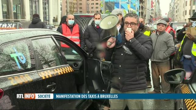Des centaines de taximen ont bloqué les grands axes de Bruxelles