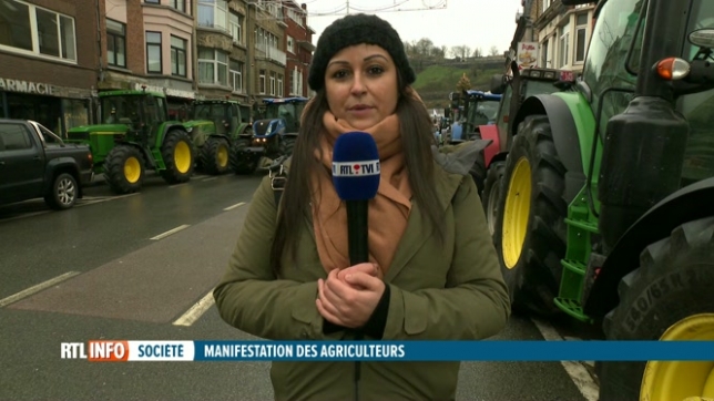 Manifestation des agriculteurs avec leurs tracteurs ce midi à Namur