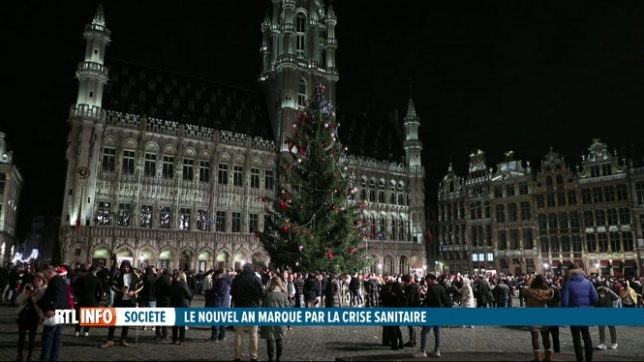 Réveillon de Nouvel An: des centaines de personnes ont fêté 2022 à Bruxelles