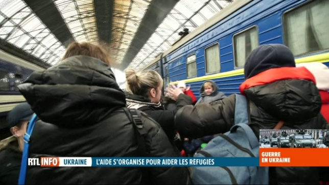 Guerre en Ukraine, 8e jour: organisation du départ des réfuigés à Lviv