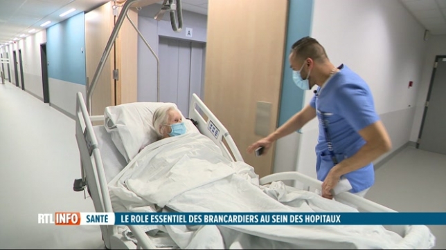 Santé: rencontre avec les brancardiers de la clinique du MontLégia