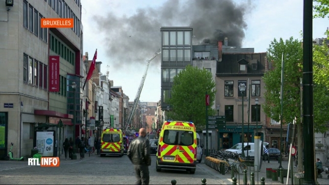 Incendie sur le toit d’un Lidl à Bruxelles