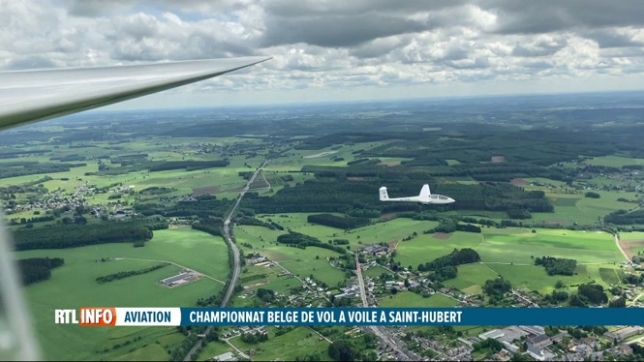La championnat de vol à voile se tient à Saint-Hubert