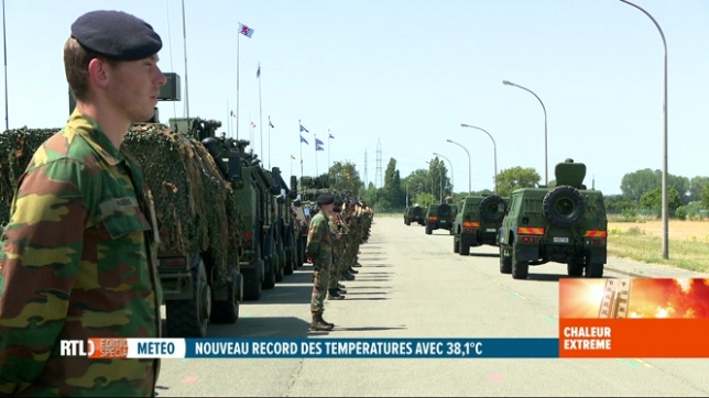 Fête nationale: répétitions du défilé militaire dans une chaleur accablante