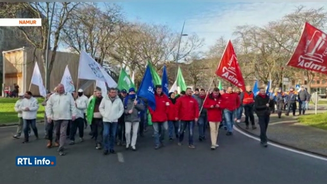 Namur: 150 policiers manifestent devant le Parlement de Wallonie