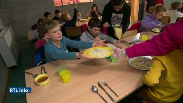 Une école de Manage augmente le prix des repas chauds une 2e fois
