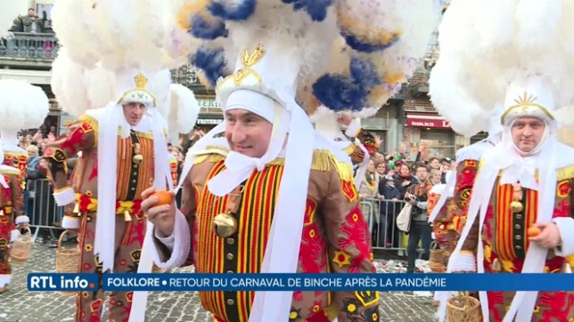 Carnaval de Binche: énorme succès de foule pour la sortie des Gilles
