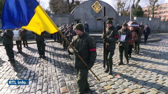 Guerre en Ukraine, 1 an: chaque jour, des funérailles ont lieu partout dans le pays