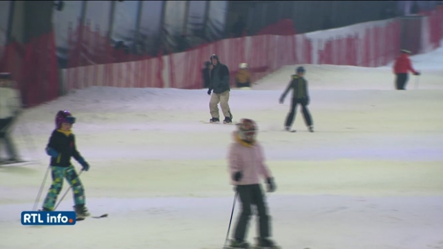 Les pistes de ski indoor attirent les amateurs de glisse à Peer