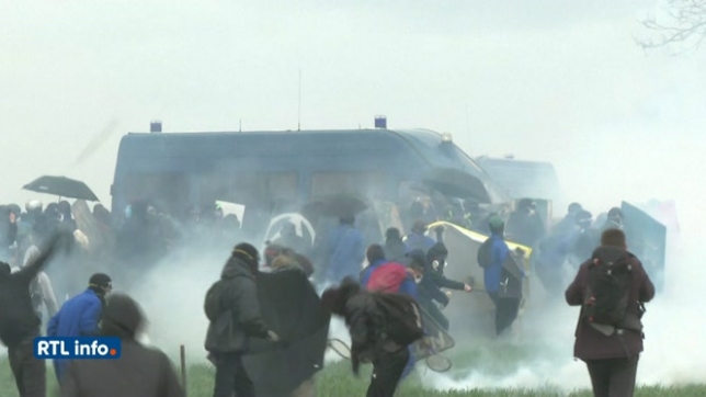 France: affrontements entre manifestants et policiers autour d