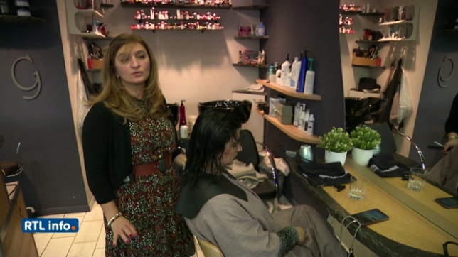 Parfums, coiffeurs,... pourquoi les femmes paient-elles plus que les hommes ?