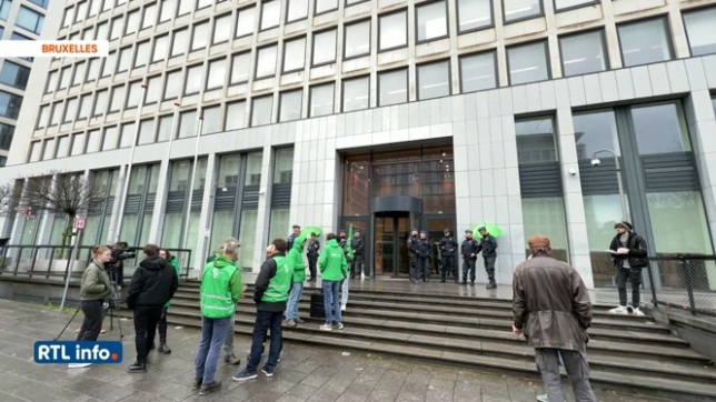 Delhaize franchisés: manif devant le palais de justice de Bruxelles