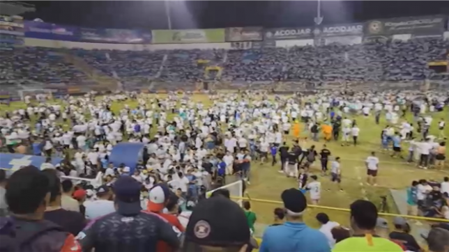 Drame au Salvador: une bousculade dans un stade de football provoque la mort de 12 personnes