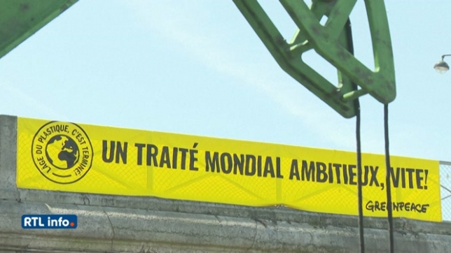 France: réunion à Paris pour un traité mondial contre la pollution plastique