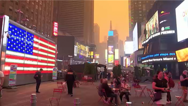 Paysage apocalyptique à New York: le ciel devient orange à cause des incendies au Canada