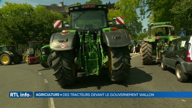 Des dizaines de tracteurs ont envahi les rues de Namur ce matin