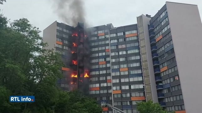 Important incendie dans un immeuble à appartements de Ganshoren hier