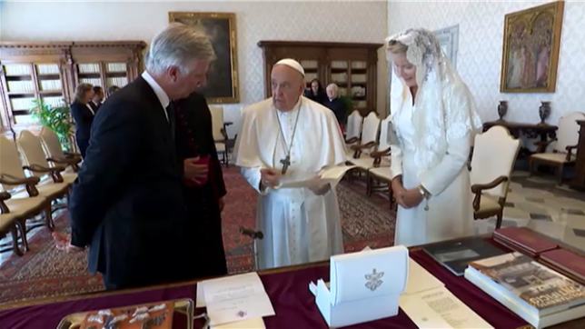 Le Roi et la Reine rencontrent le pape au Vatican