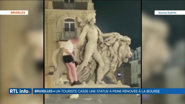 Un touriste ivre escalade une statue et la casse devant la Bourse de Bruxelles