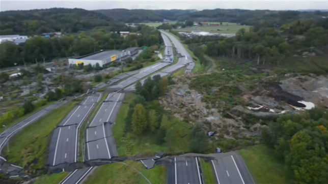 Incroyable glissement de terrain en Suède: une autoroute découpée et déplacée de 30 mètres