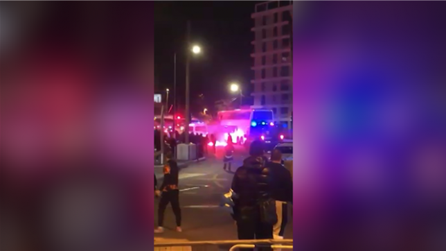 Bus caillassé, entraîneur en sang, match annulé: le choc Marseille-Lyon a tourné au chaos hier soir