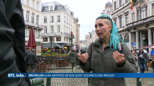 Une artiste empêchée de chanter en rue par la police de Bruxelles