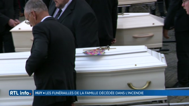 Vive émotion lors des funérailles de la famille décédée dans un incendie à Huy