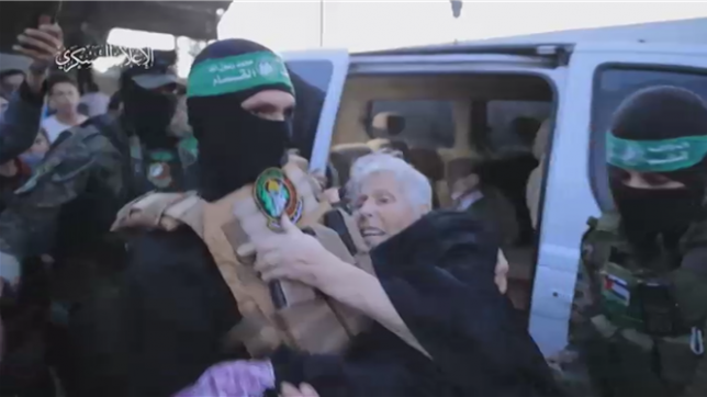 Personnes âgées, mères et enfants: les otages libérés par le Hamas sont acheminés vers Israël et accueillis avec beaucoup d