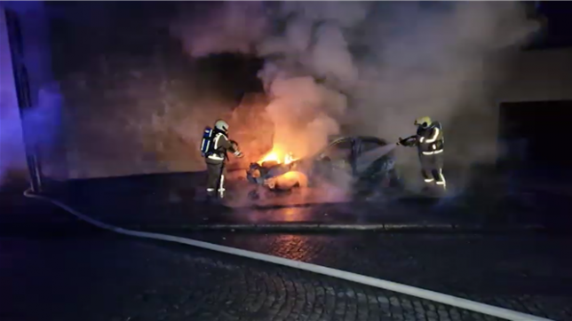 Un véhicule incendié à Monceau-Sur-Sambre